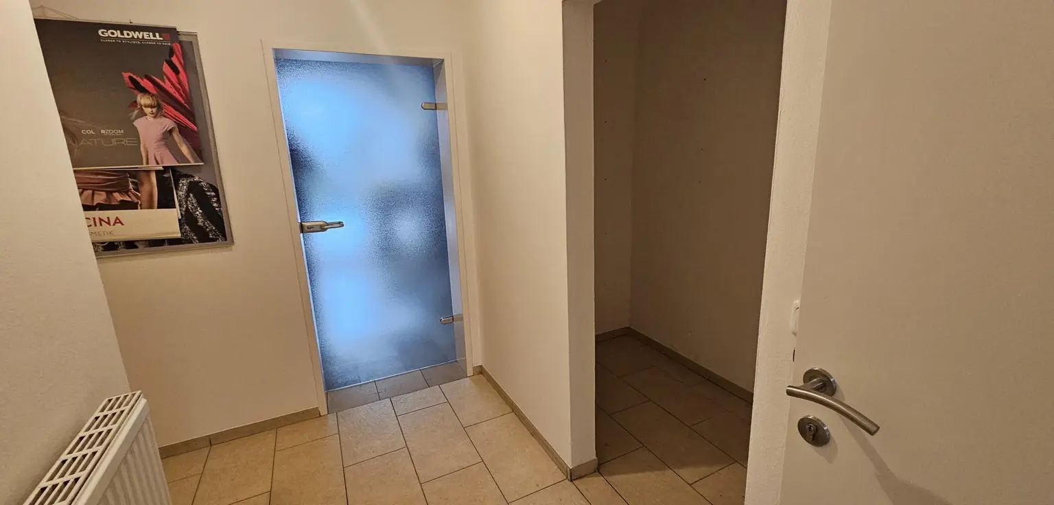 Gang im hinteren Geschäftsraum