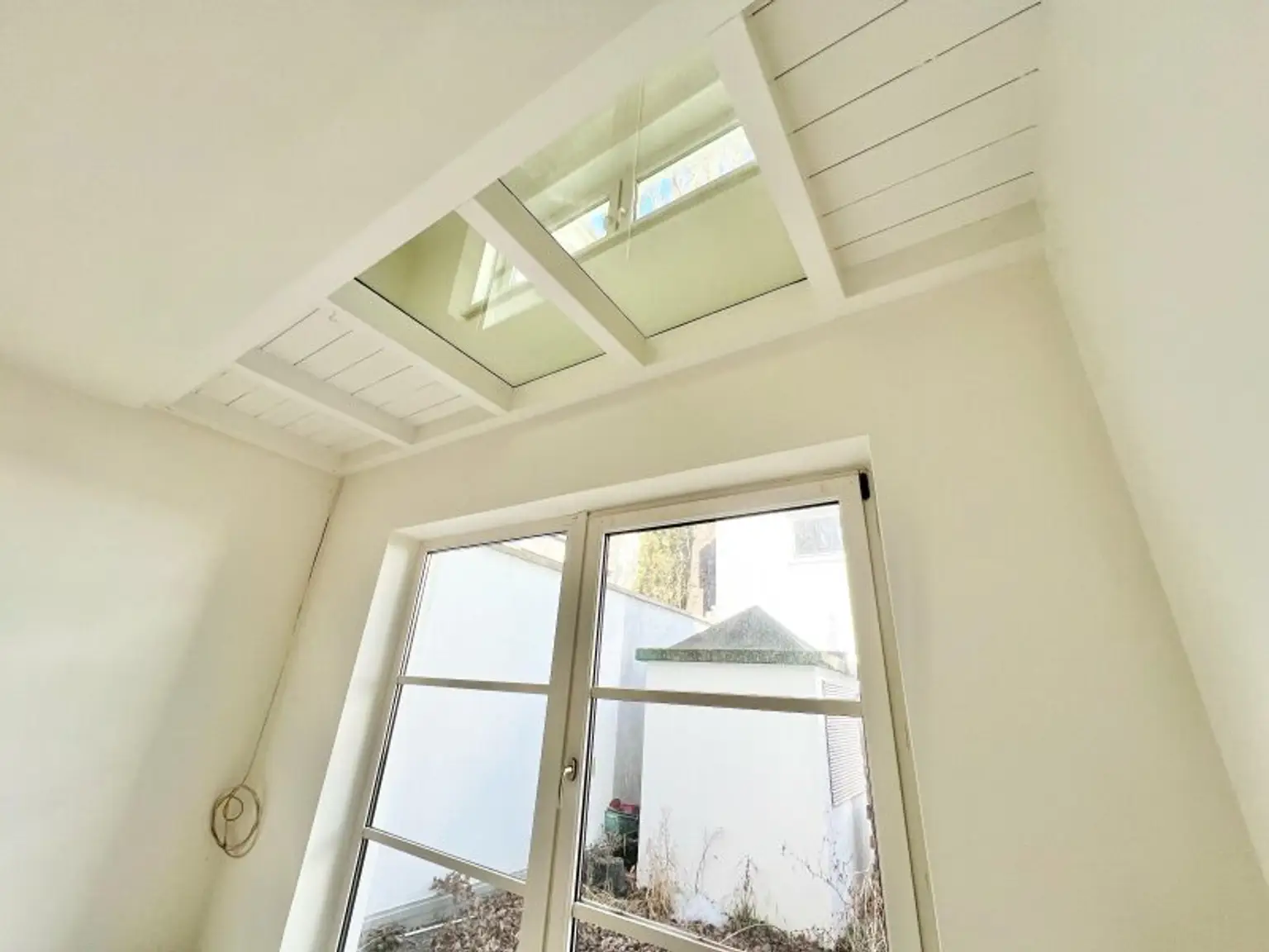 Maisonette-Traum auf zwei Ebenen – Terrasse, Galerie, Tiefgarage & perfekte Anbindung I Fernwärme  !