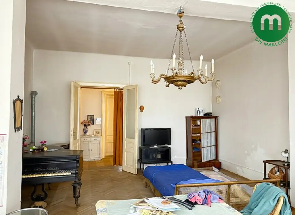 Altbauvilla aus der Jahrhundertwende mit großzügiger Liegenschaft