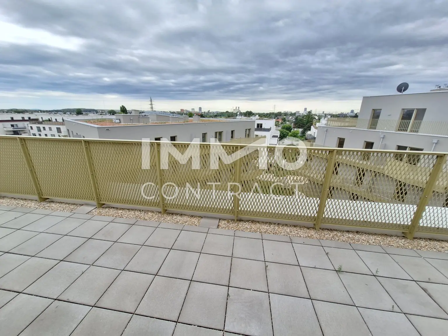Terrassentraum mit Weitblick; knapp 50m² Terrasse