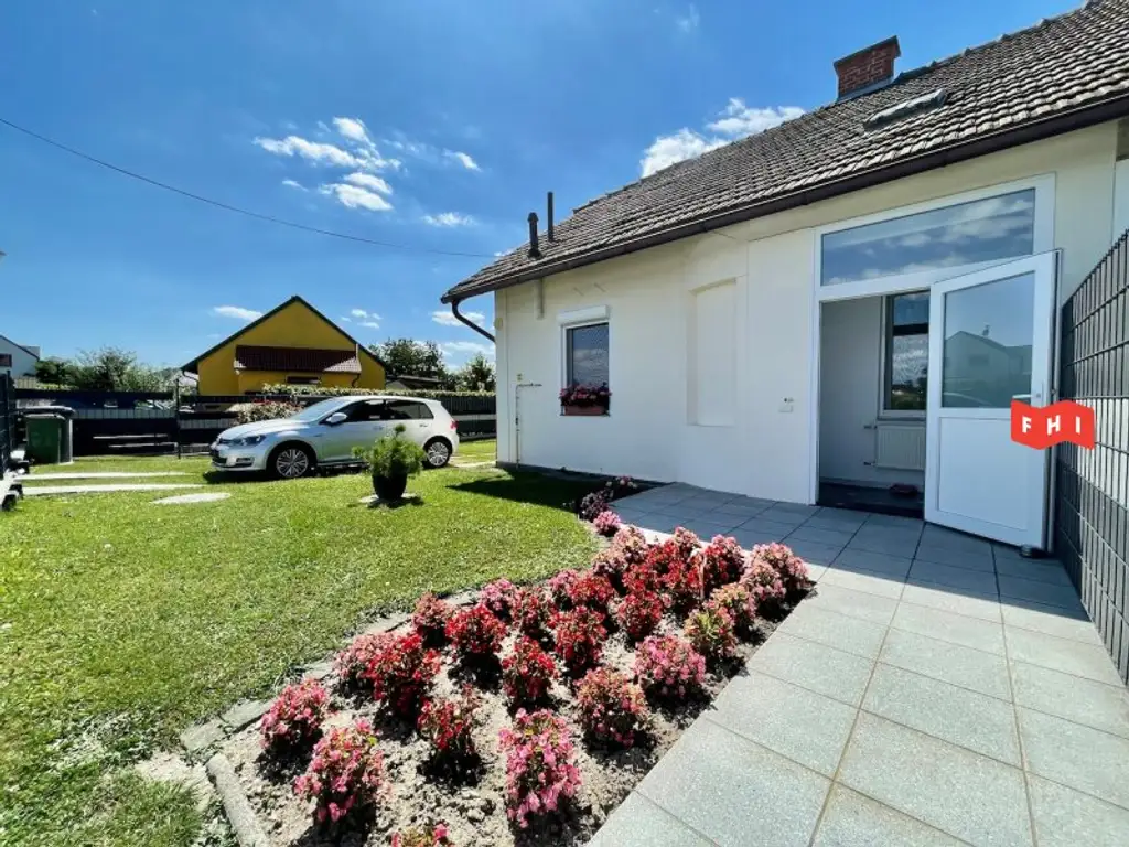 Renoviertes 3 Zimmer Einfamilienhaus mit Überdachter Terrasse, 2 Autoabstellplätzen & Klimaanlage Nähe Stadtgrenze Wien/Groß Enzersdorf