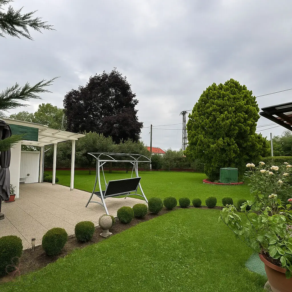 Charmantes Einfamilienhaus mit Einliegerwohnung, Garten und Garage – vielseitig nutzbar