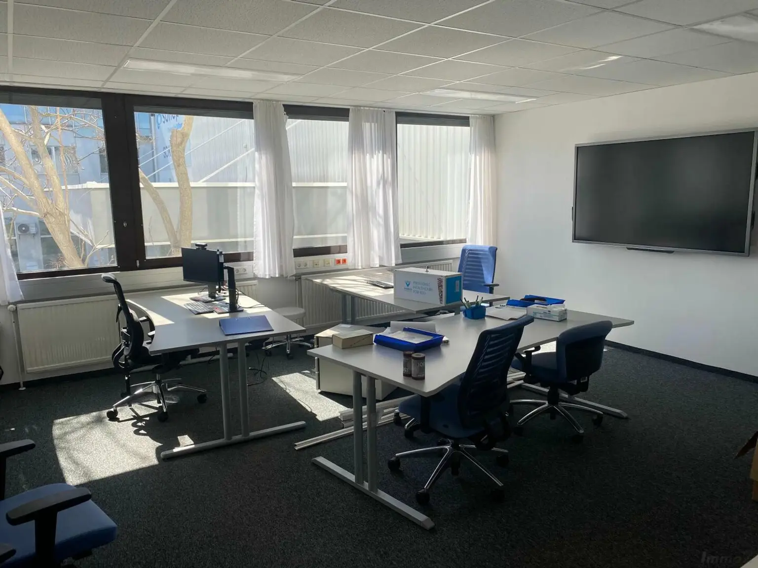 FIRMENSTANDORT-Büros in verschieden Größen oder ganze Etage in Wien 23 - gesamt 331 m²- teilbar ab ca. 23 m²