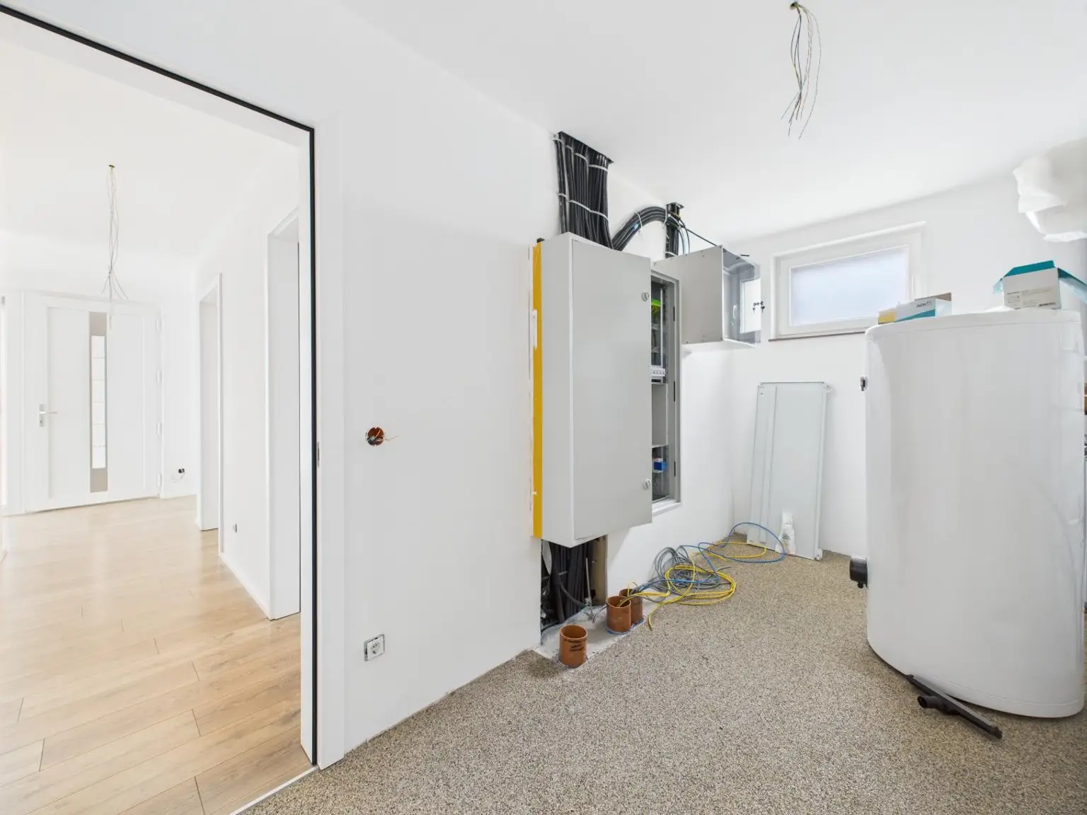 Modernes Wohnen auf höchstem Niveau: Erstbezug mit Smart Home, Salzwasserpool & 149 m² Wohnfläche in Wels-West