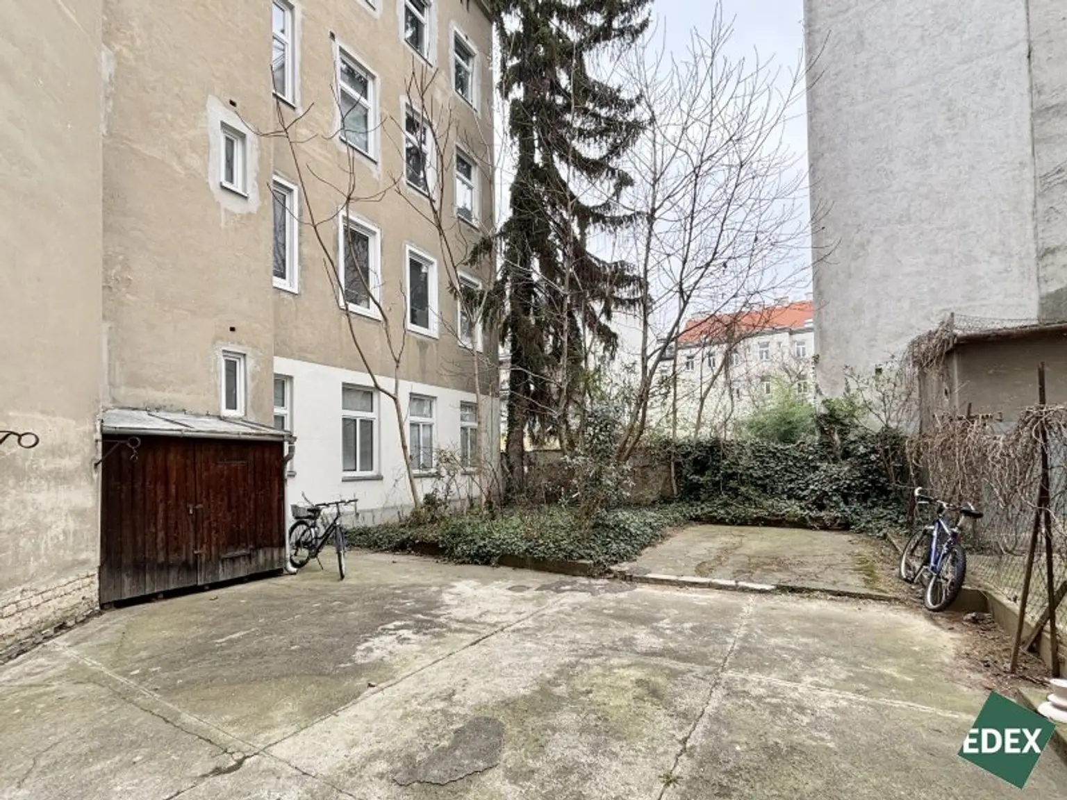 Sanierungsbedürftige 1,5-Zimmer-Altbauwohnung in guter Lage in Meidling