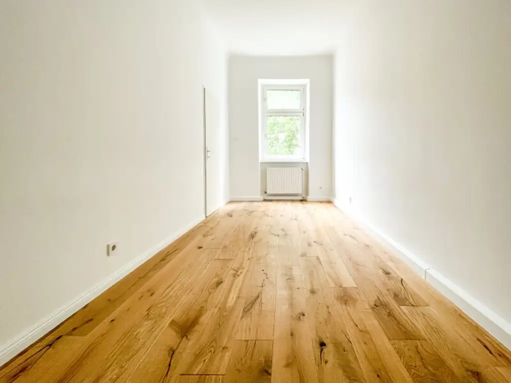 NÄHE AUGARTEN: helle sanierte 3-Zimmerwohnung inkl. neuer Küche und neuem Bad