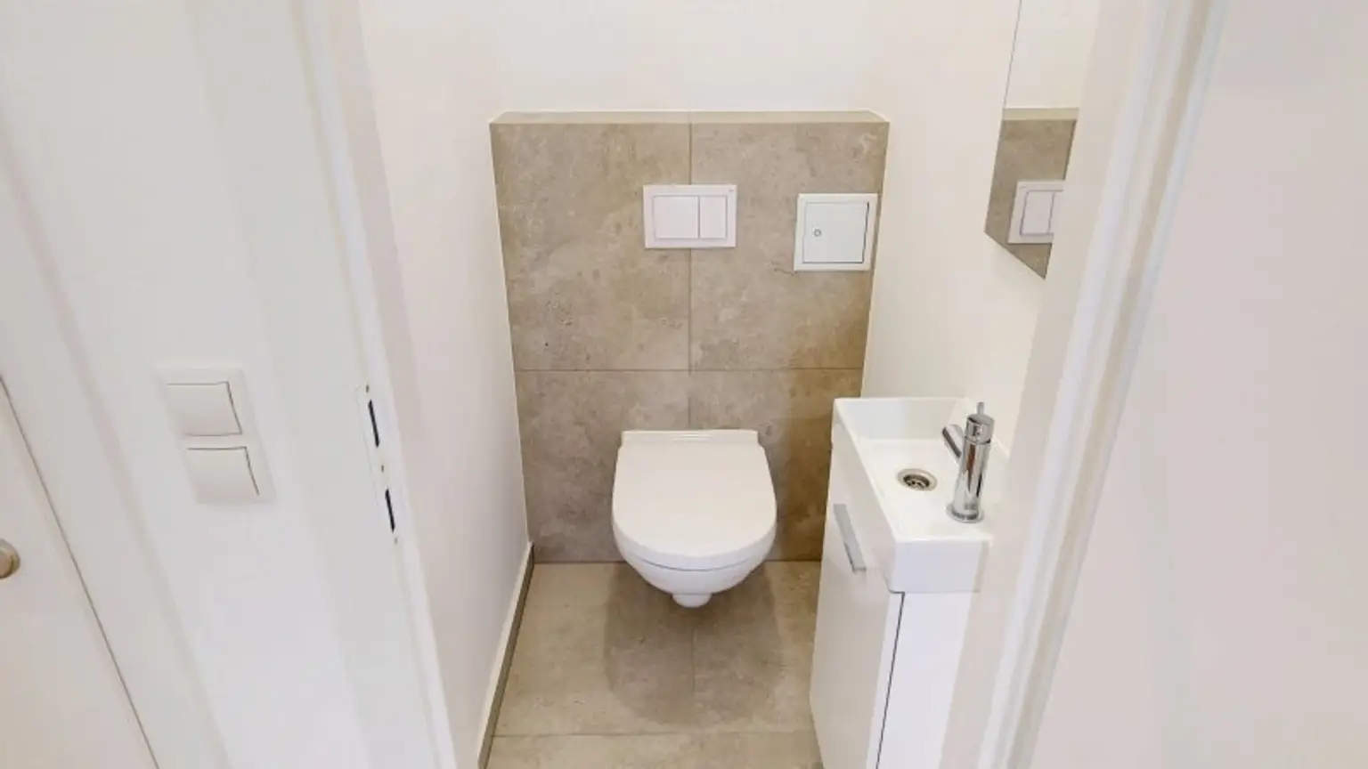 Seltene, hofseitige 3-Zimmer-Wohnung in toller Lage - Erstbezug nach Sanierung