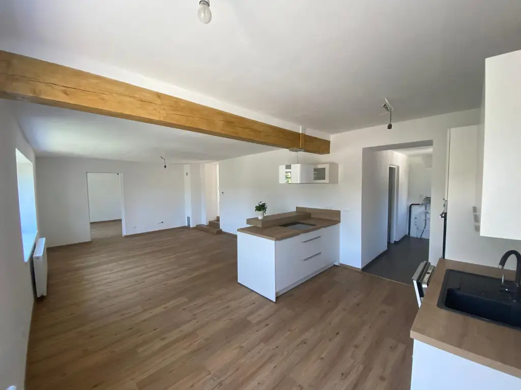 Hübsches Landhaus mit wunderbarem Garten zu vermieten!