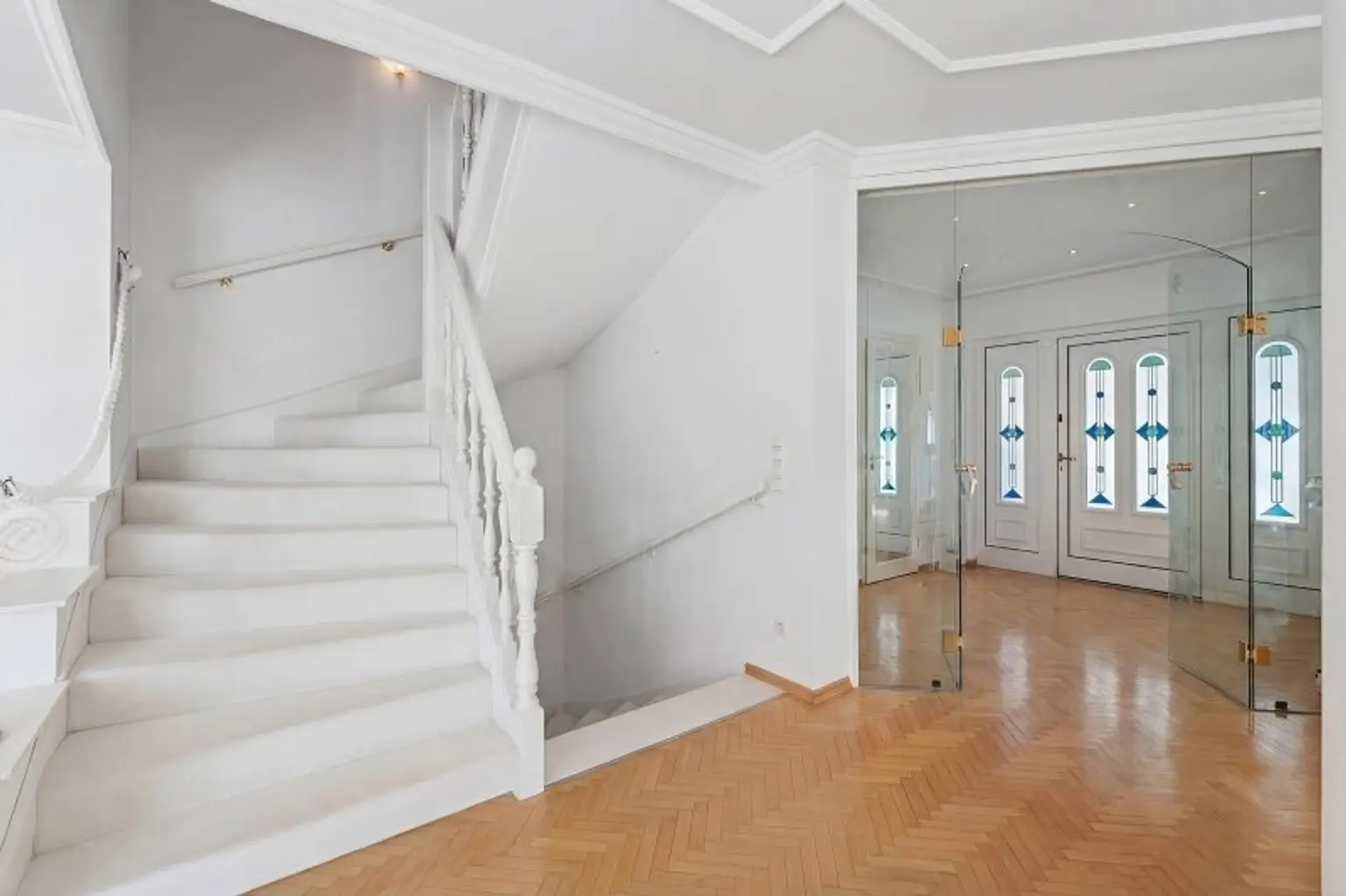 Traumliegenschaft mit großer, repräsentativer 2-Familienvilla - absolute Ruhelage - Hinterbrühl