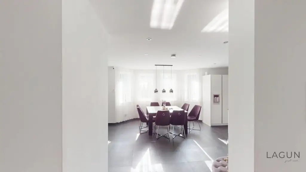 Hochwertiges Luxus-Einfamilienhaus in Maria-Lanzendorf