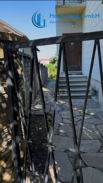 Großfamilienhaus in Brunn am Gebirge: 7 Zimmer, Garage, viel Potenzial