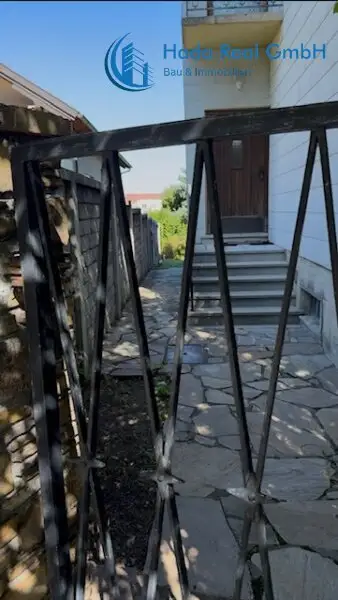 Großfamilienhaus in Brunn am Gebirge: 7 Zimmer, Garage, viel Potenzial