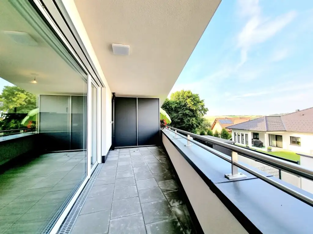 Exklusive 3-Zimmer Wohnung | 68 m² + 22 m² Balkon | Carport inkludiert | € 899 Gesamtmiete