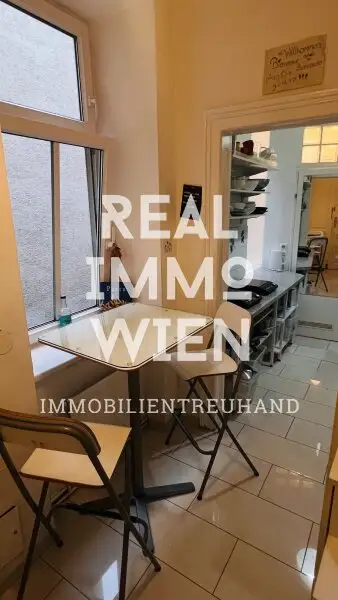 Hervorragende Anlage 5 Zimmer WG mit Stil im Gründerzeithaus