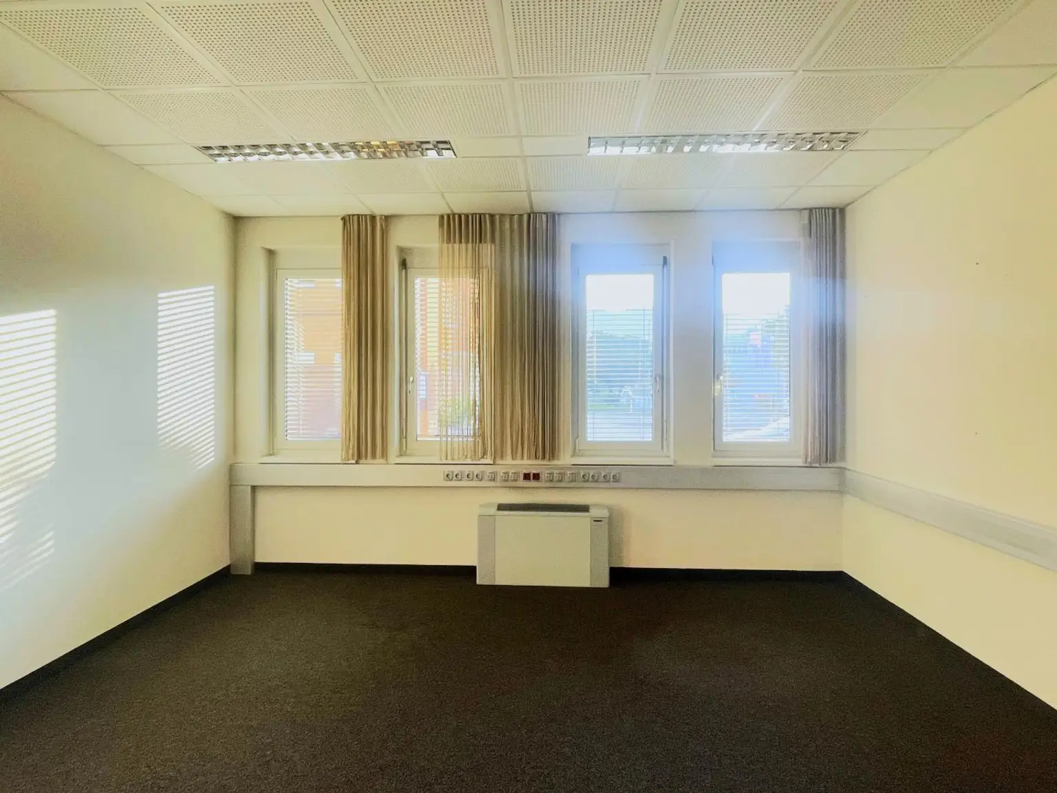 Büroeinheit EG, Schmiedlstraße 1