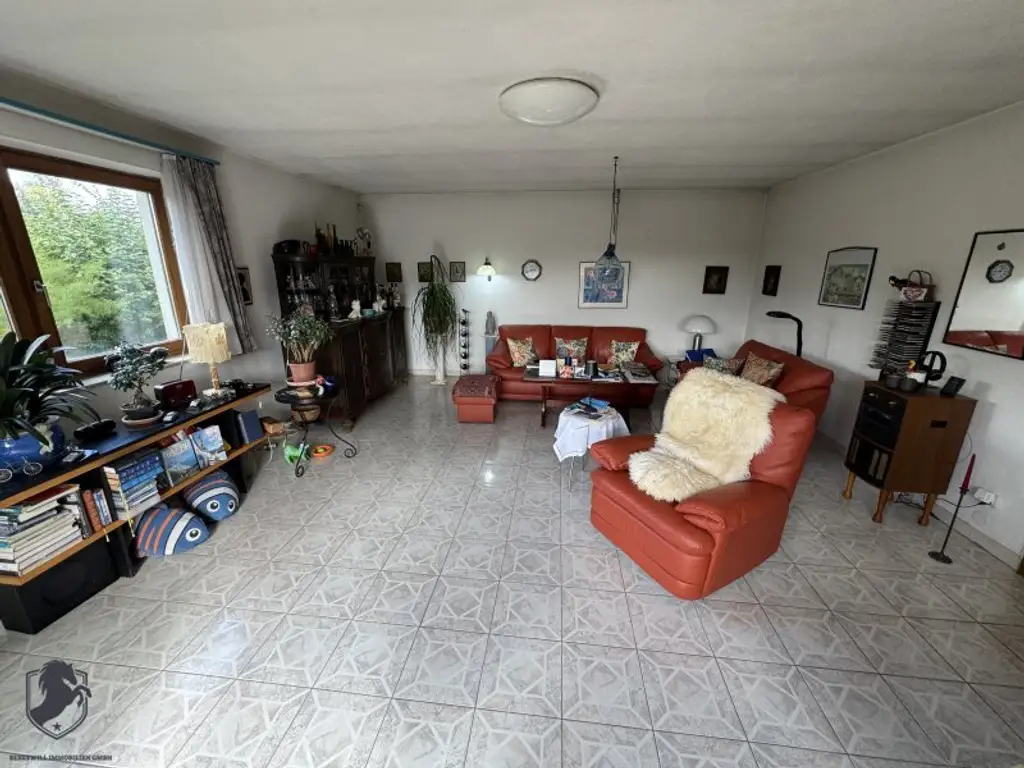 Einfamilienhaus mit großem Keller und traumhaftem Wald-Blick