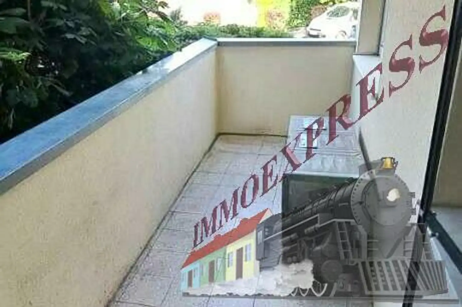 Sofortbezug möglich /  2 Zimmerwohnung mit Balkon in zentraler Lage,