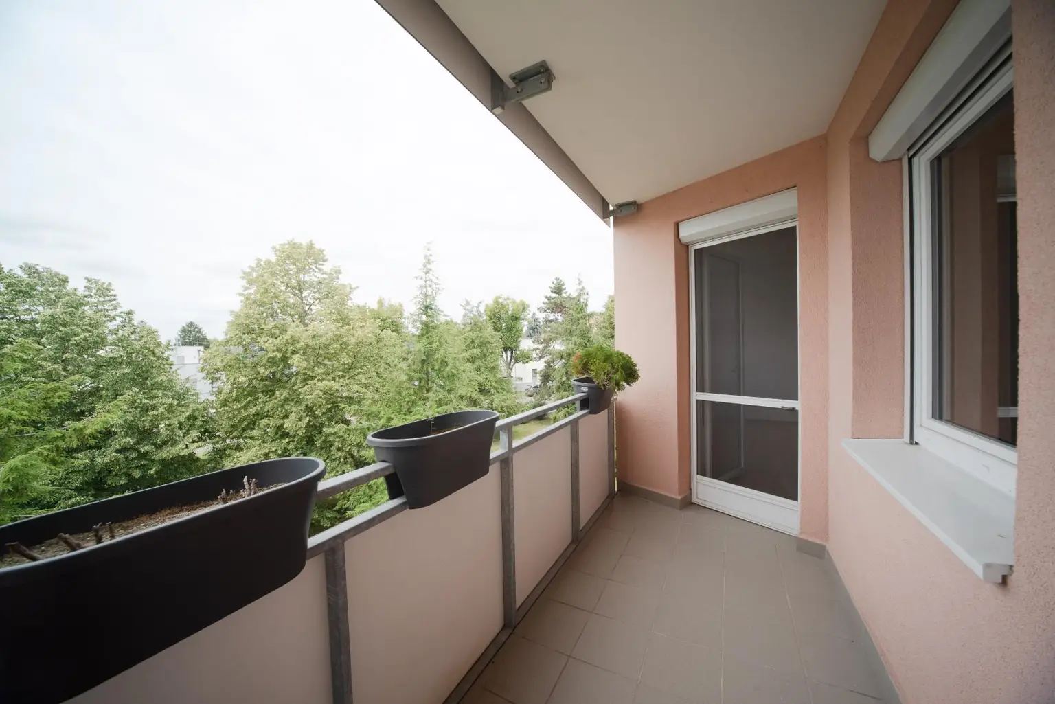 Preisreduziert! 2000 Stockerau: Ruhige und sehr helle 4 Zimmer-Eigentumswohnung mit Loggia