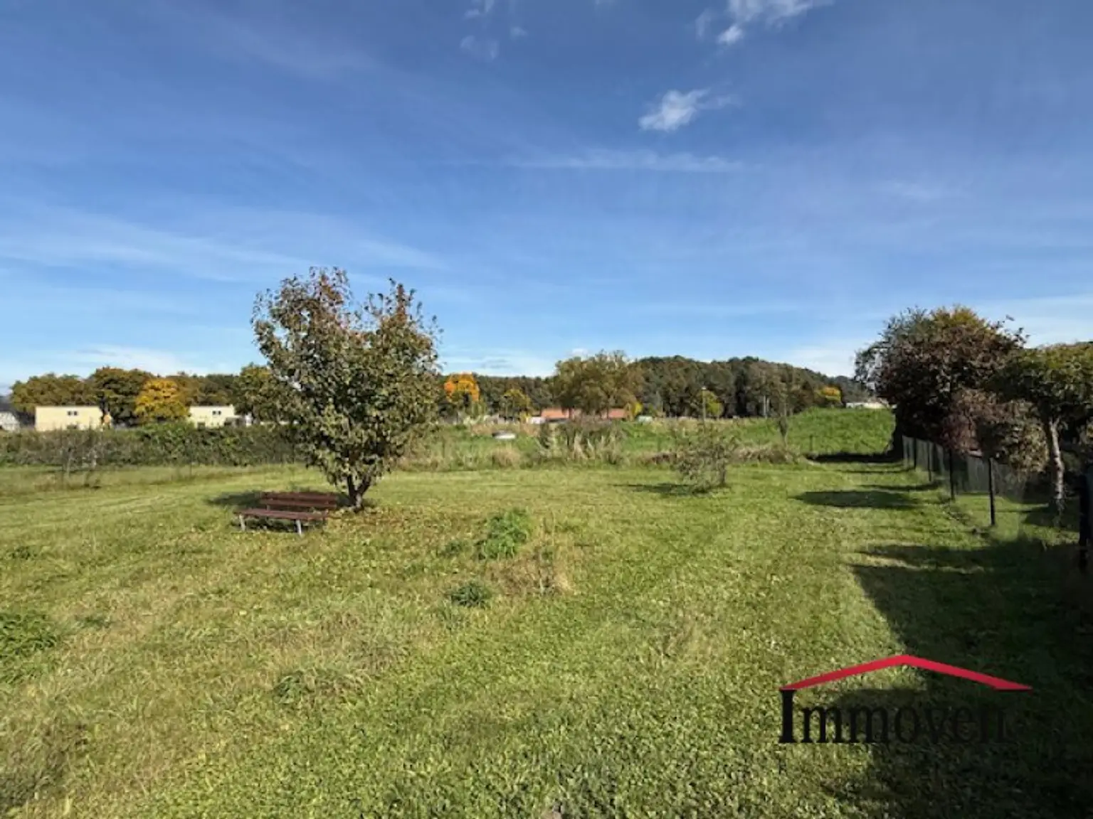 RUHE und SONNE PUR - Ein schöner, sonniger und großzügiger Garten mit Einfamilienhaus!