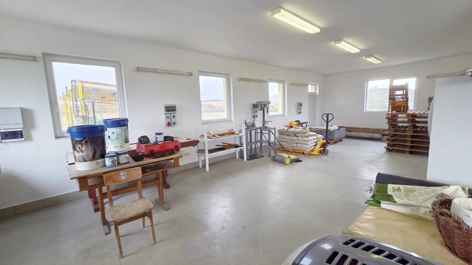 Produktions- bzw. Arbeitsbereich mit Tageslicht