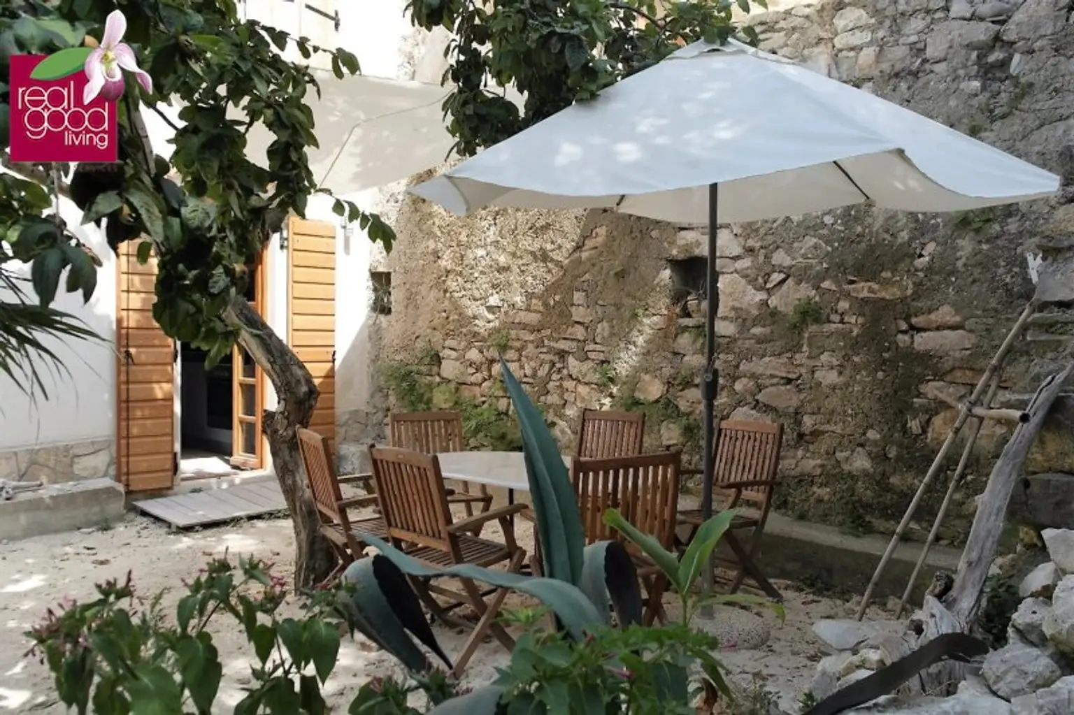 Respiro Mediterraneo Dinka – Authentische Steinvilla mit Kamin