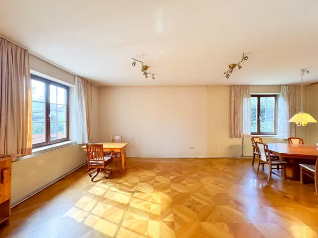 🏡 Großzügiges Einfamilienhaus mit Werkstattkeller, Garage & Terrasse in Stockerau mit Ausbaupotenzial!