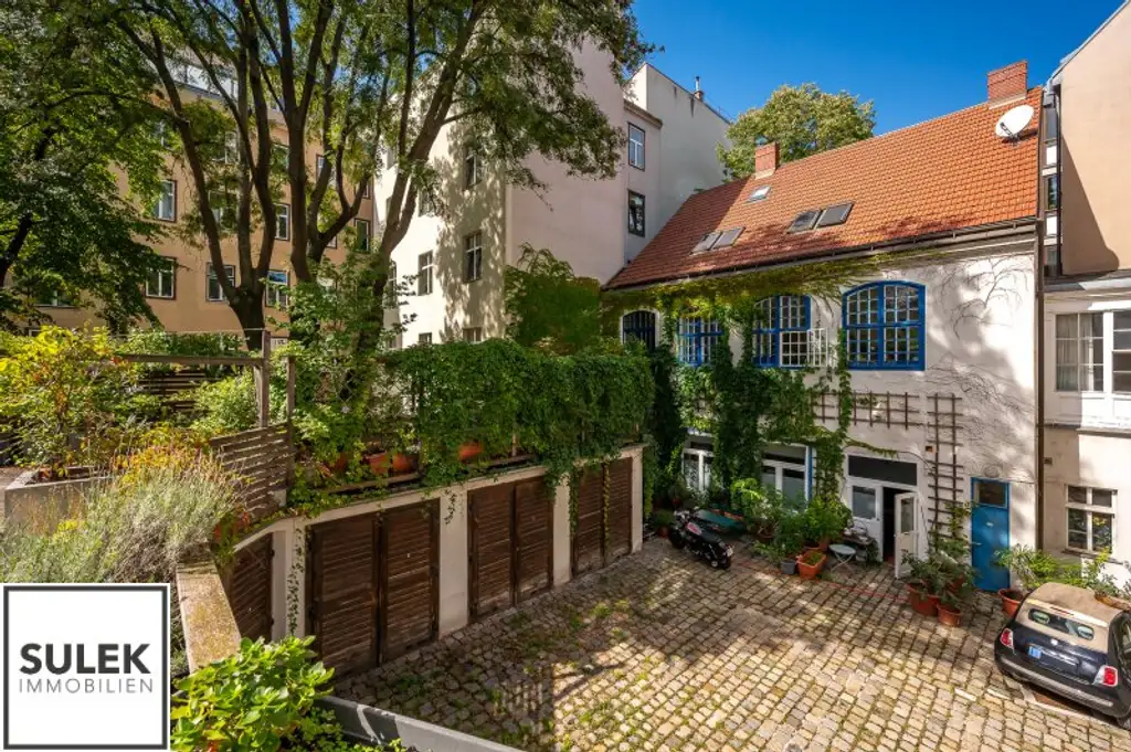 Rarität in der Wehrgasse: großzügige, sanierte Altbauwohnung mit Terrasse ab 01/26 unbefristet mieten!