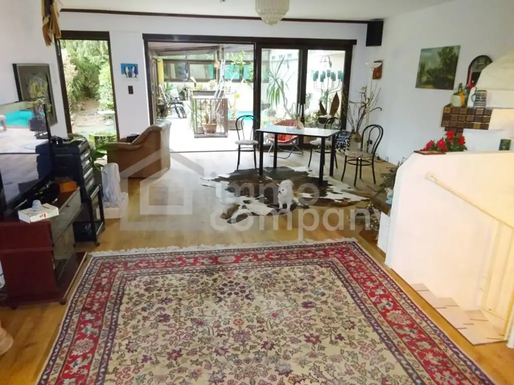 Exklusives Reihenmittelhaus in 1130 Wien – 10 Zimmer, Garten, Balkone- barrierefrei!