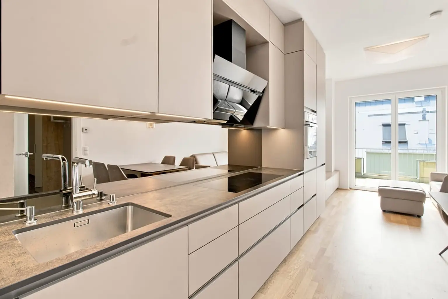 F | Exklusive DG WOHNUNG ++ mit DACHTERRASSE und WIENBLICK | Prima Service Immobilien