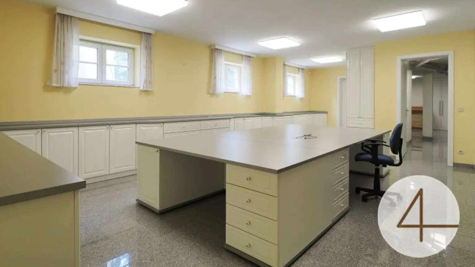 Starkes Statement 857m2 Nutzfläche – Architektenhaus mit Garage Büro Terrassen bei Krems