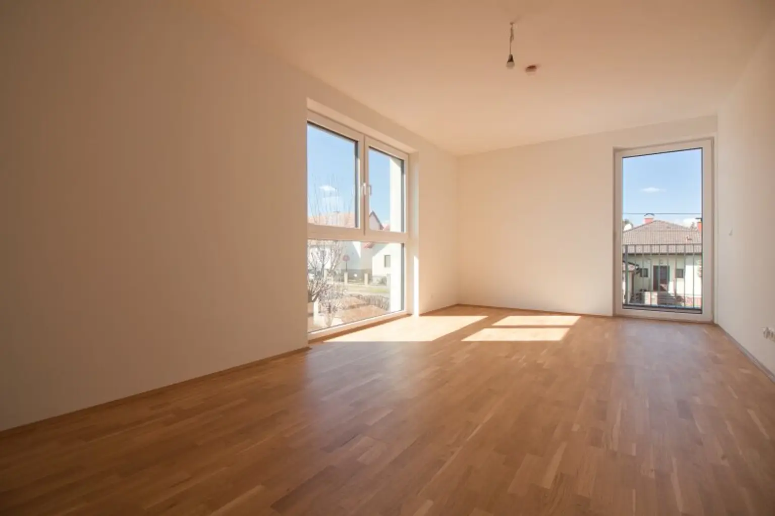 MODERNES EINFAMILIENHAUS | Ziegelmassivbauweise | viel Platz, lichtdurchflutet & optimale Raumaufteilung | inkl. Stellplatz