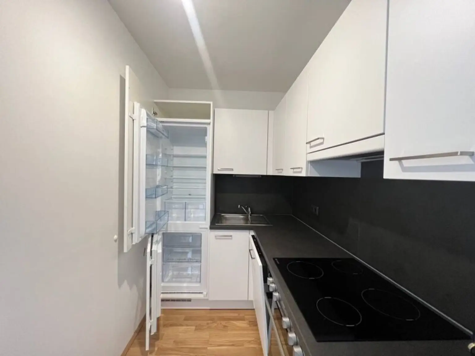EXKLUSIVES WOHNEN IN RUHIGER LAGE MIT BALKON & GARAGE – IDEAL ZUR ANLAGE