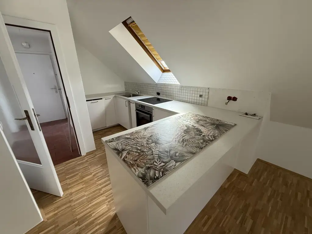 Deutschfeistritz, tolle 2-Zimmer-DG-Wohnung in ruhiger zentraler Lage zu beziehen