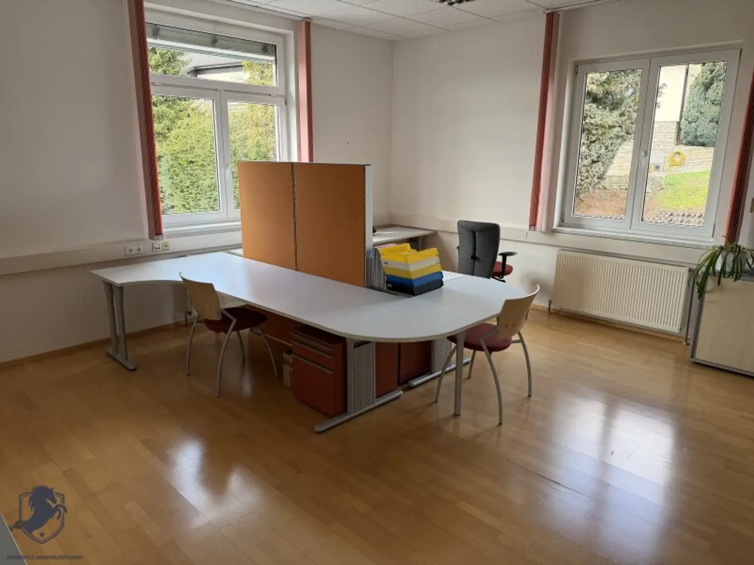Bürogebäude nahe Haubiversum – Arbeiten mit Ötscherblick