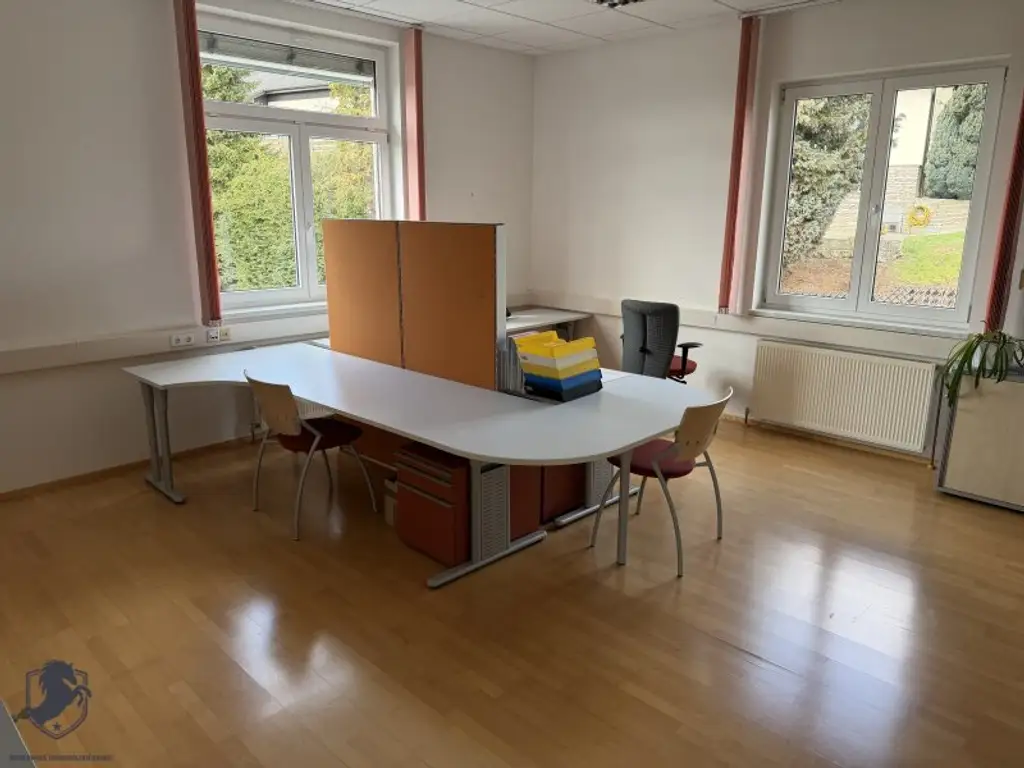 Bürogebäude nahe Haubiversum – Arbeiten mit Ötscherblick