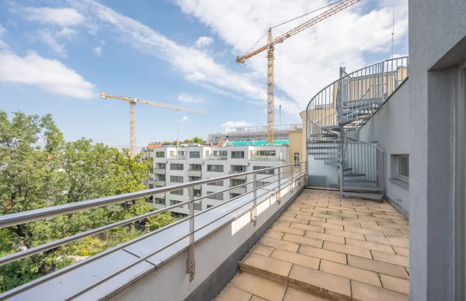 ++NEU++ Fantastisch aufgeteilte 4 Zimmer DG-Wohnung in absoluter Bestlage des 09. Bezirks - Viktor Frankl Park / Mariannengasse. +++ Dachterrasse! ++++
