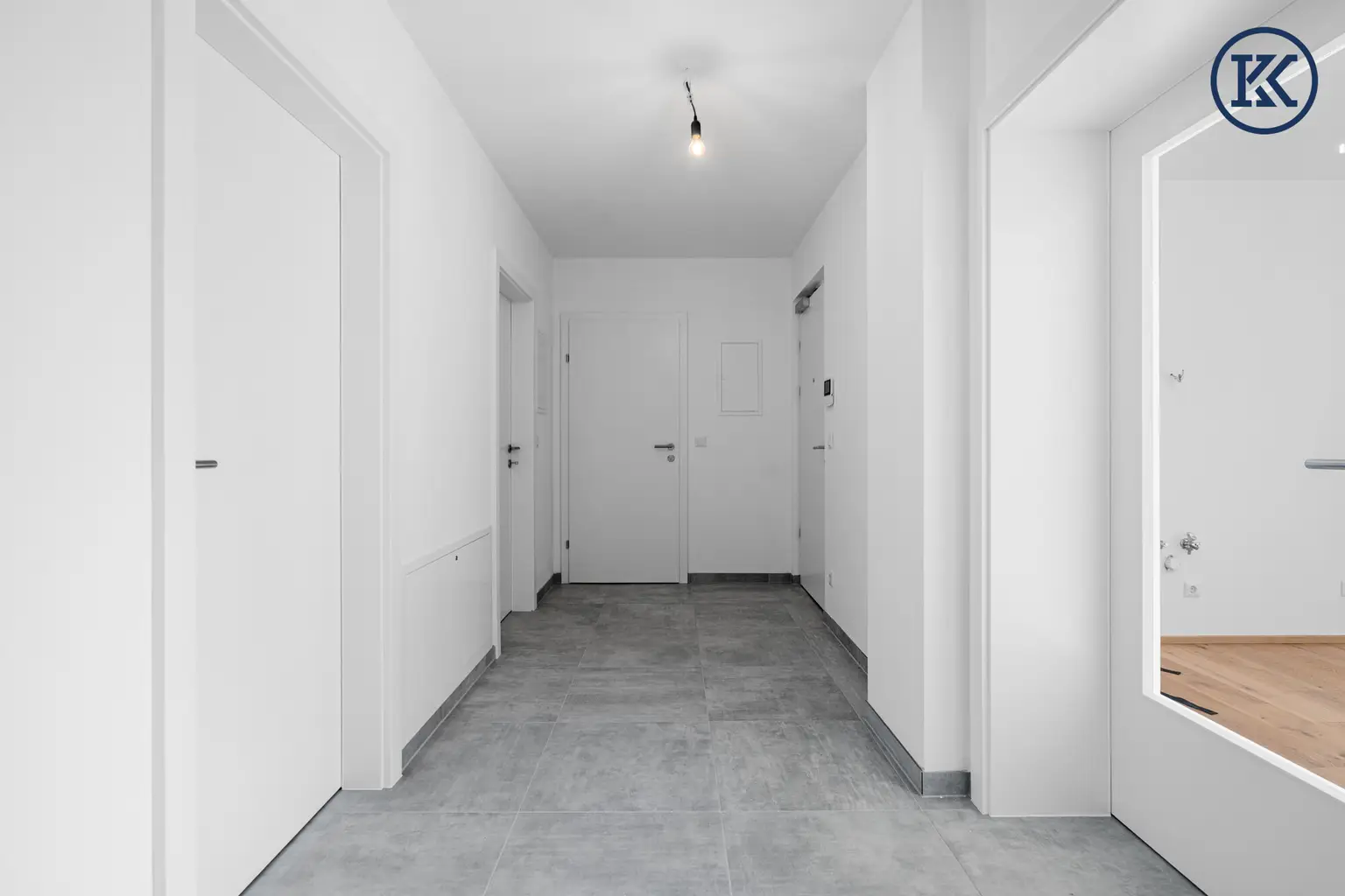 Alte Donau Investmentchance: Traum-Dachwohnung mit seltener Airbnb-Genehmigung!