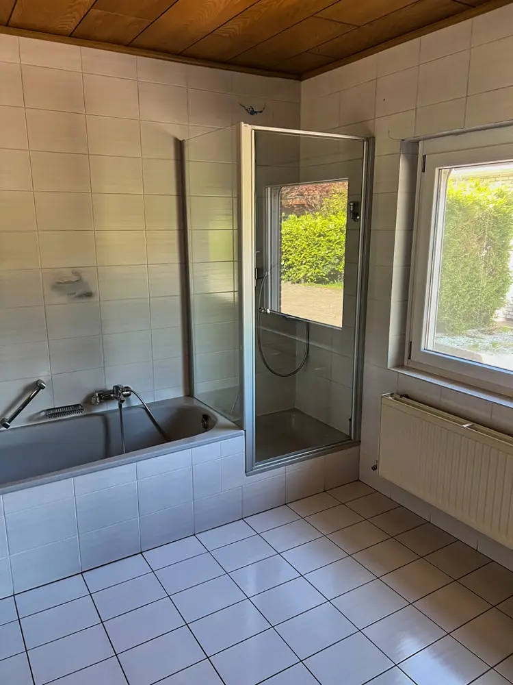 TOP-gepflegt & laufend renoviert! Bungalow mit schöner Gartenanlage!