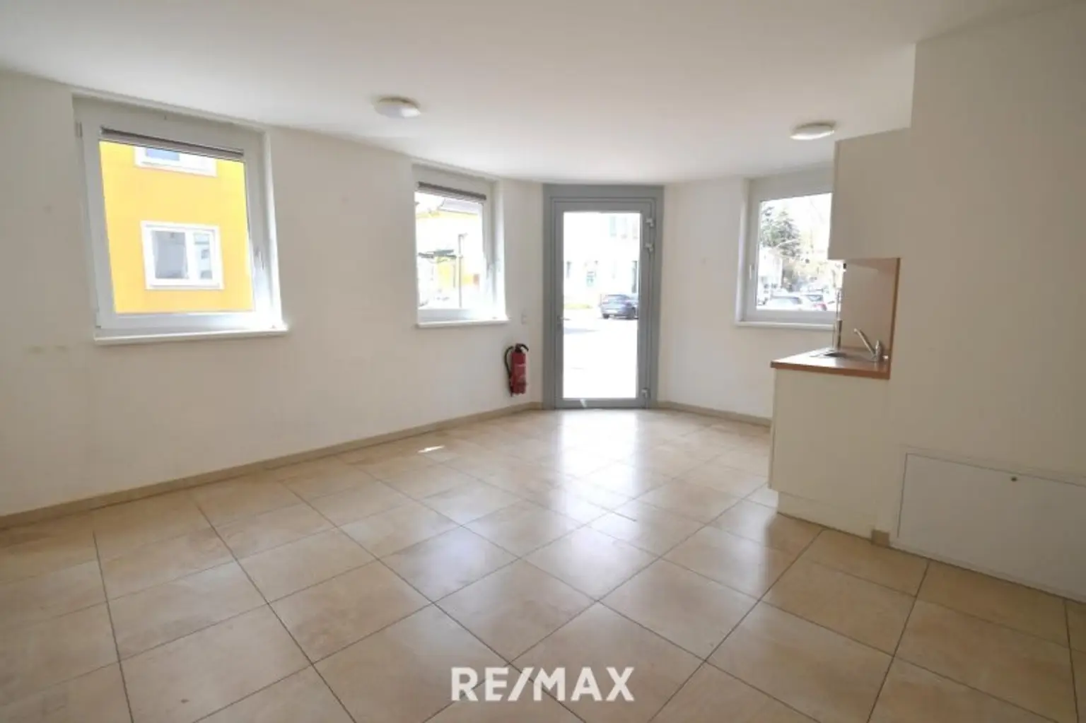 Zimmer mit Küchenzeile