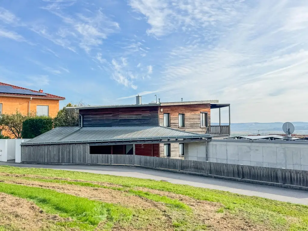 Architektenhaus mit sensationellem Ausblick in Kremser Bestlage