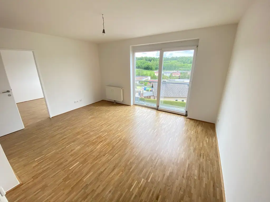 2 ZIMMERWOHNUNG MIT CARPORTSTELLPLATZ IN MITTERTREFFLING