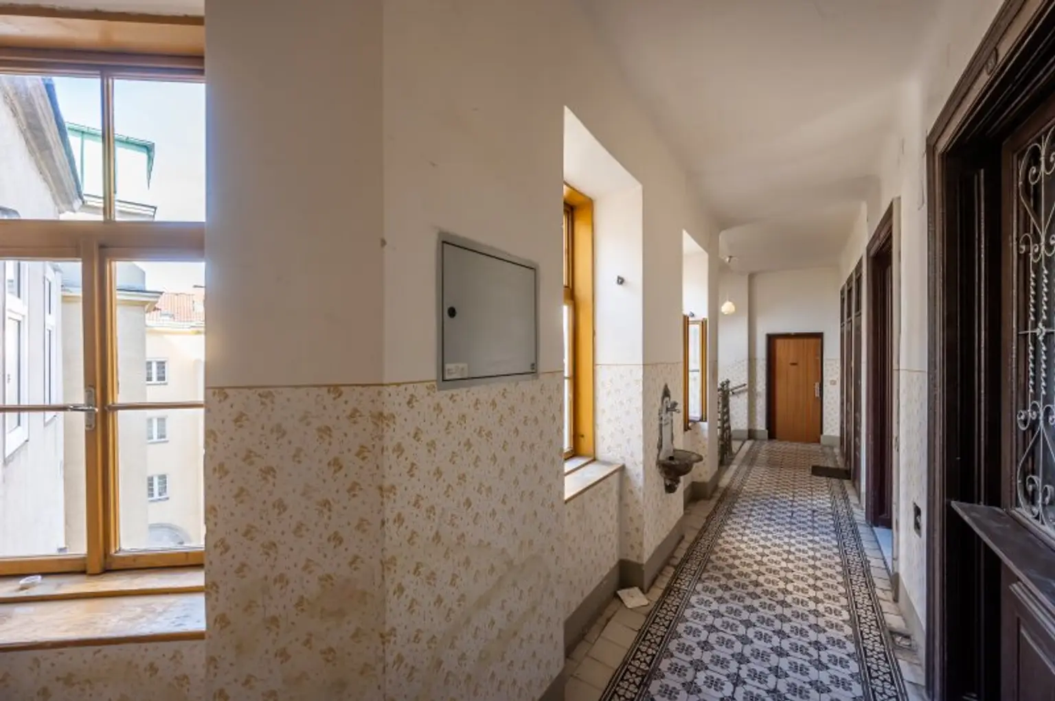 ++NEU++ sanierungsbedürftige 3,5-Zimmer Altbauwohnung