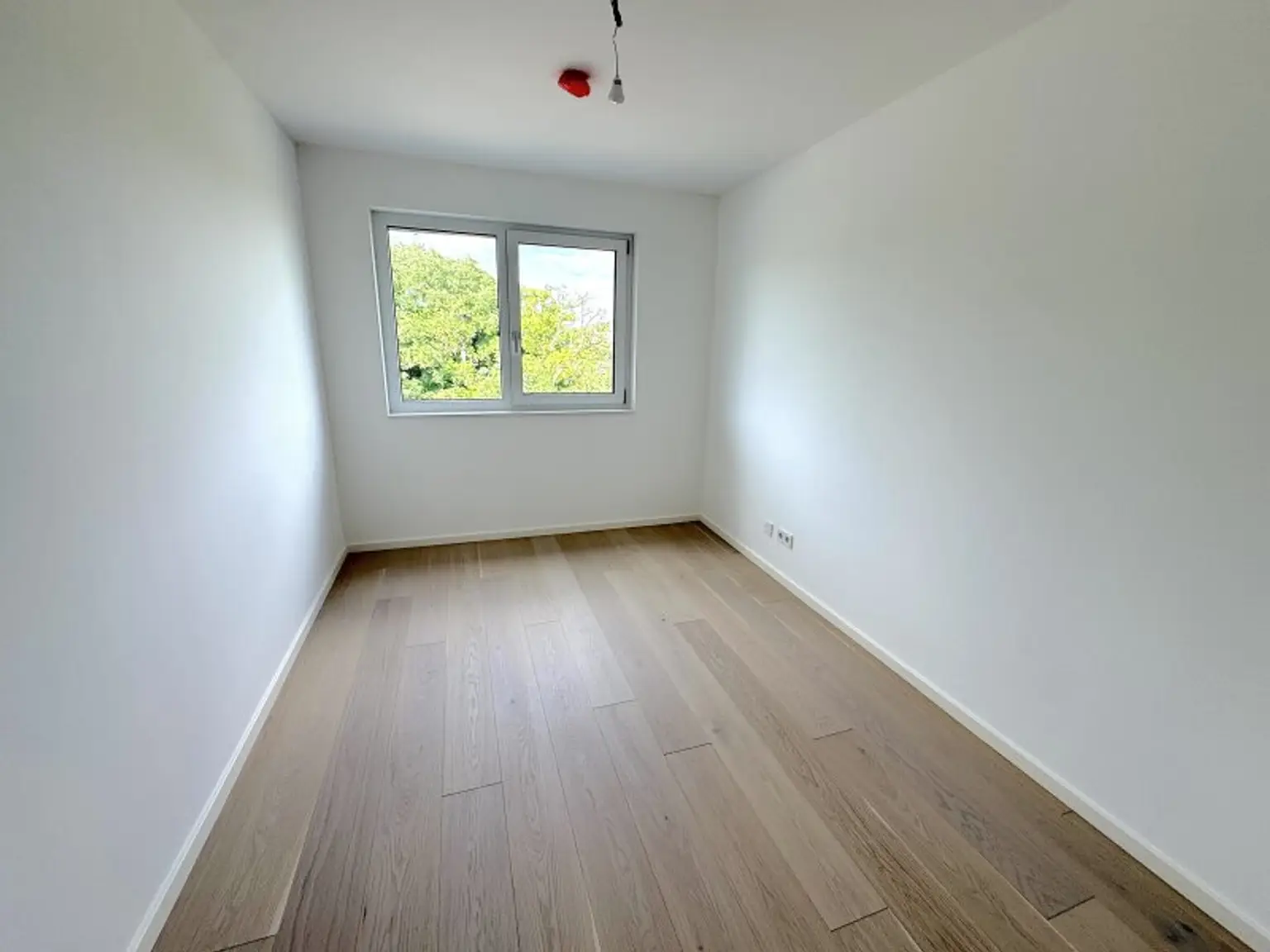 EIGENGRUND NÄHE ALTE DONAU – FREIFLÄCHEN - LUFTWÄRMEPUMPE – KELLER – GARAGE – U-BAHN!