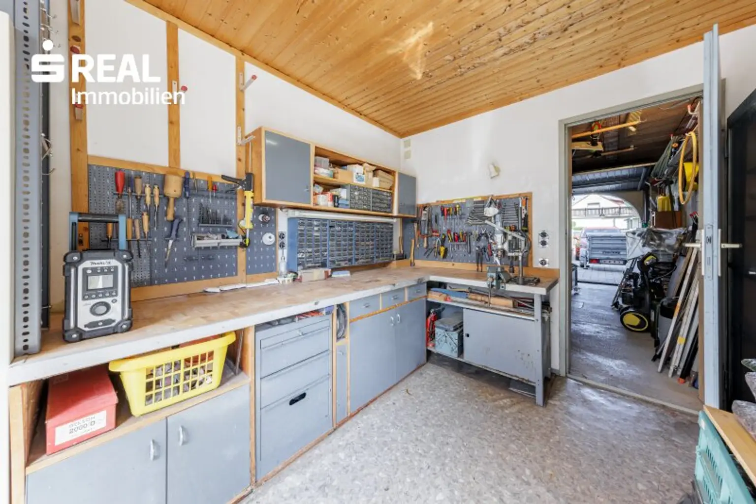 Werkstätte und Garage