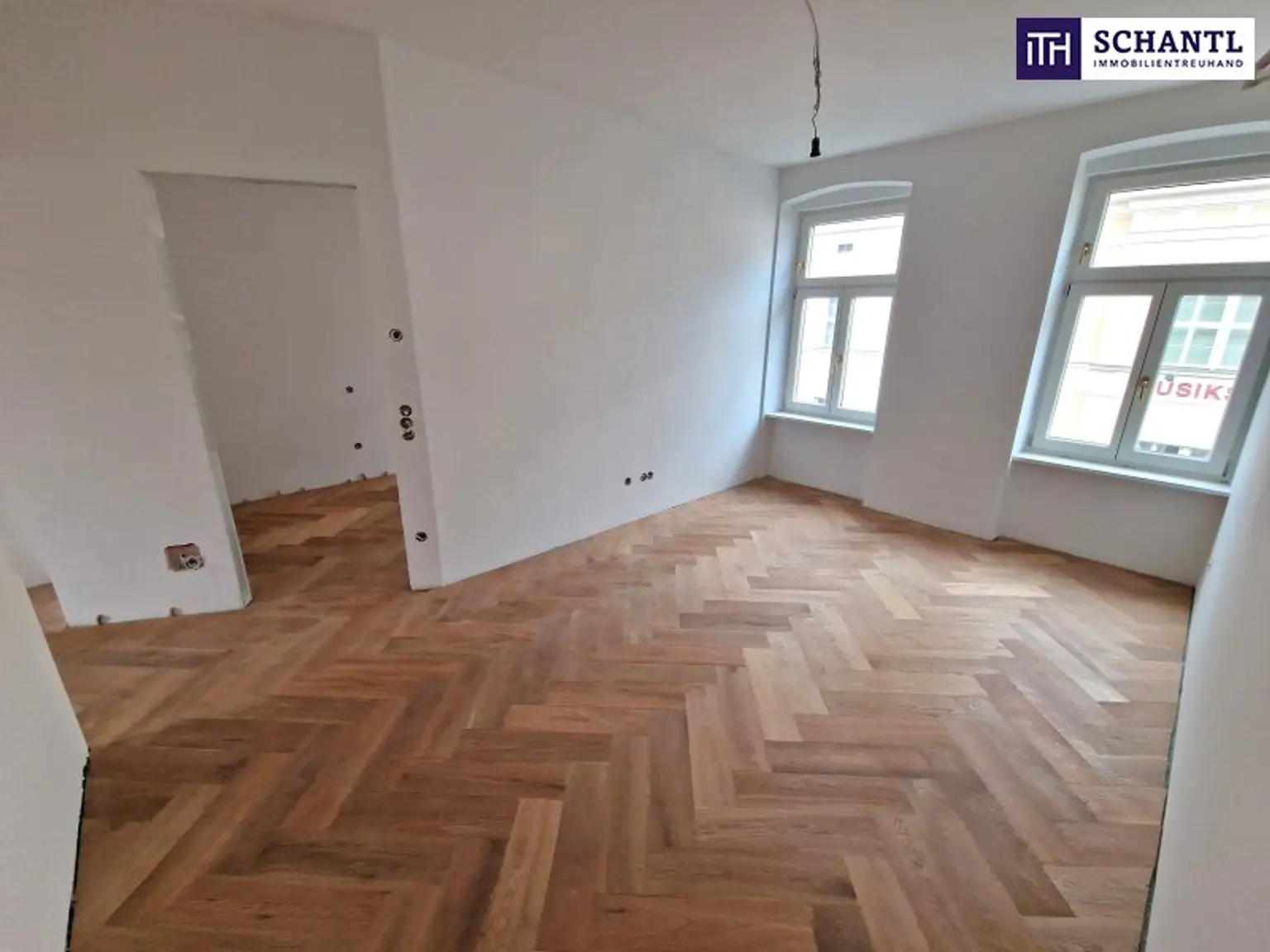***Ein Zuhause zum Verlieben – stilvoll saniertes Altbaujuwel mit 3 Zimmern, Klimaanlage, Terrasse & edlem Fischgrätparkett - überzeugen Sie sich selbst bei einer Besichtigung***