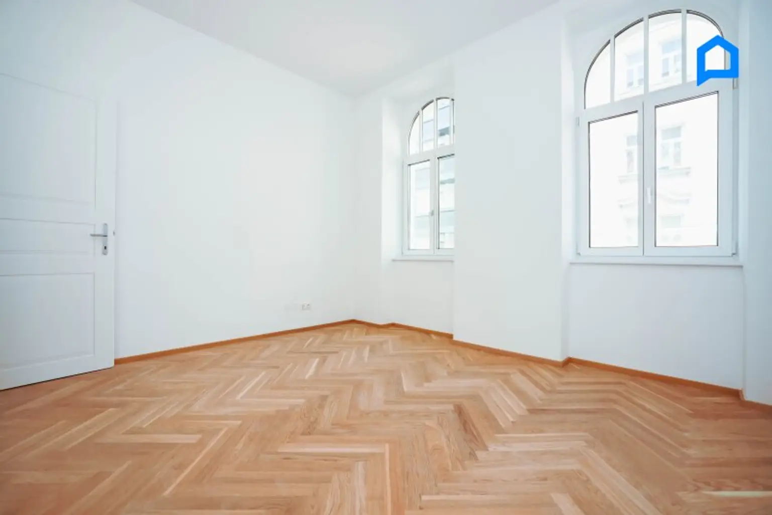 ERSTBEZUG, JETZT einziehen! Kernsanierter Albau mit modernster Ausstattung ab 41 m² -148m² Wohnfläche, 2-4 Zimmer plus Nebenräume, Etagen- und DG Wohnungen, Kurzzeitvermietung möglich !