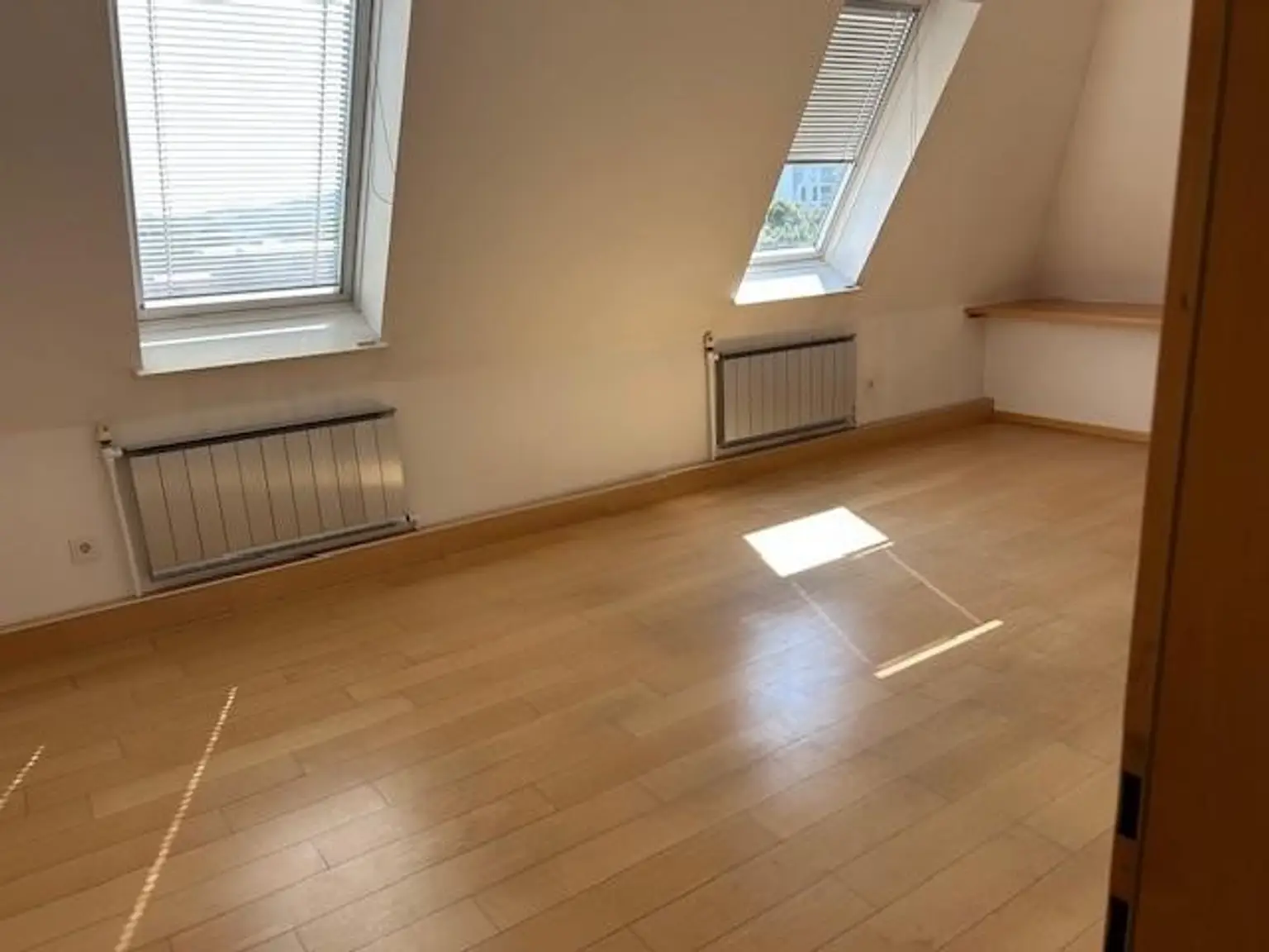 Büros im Ärztehaus - Tabor  ideal für Arztpraxen oder Kanzleiein-  bis   zu   600 m2 verfügbar.