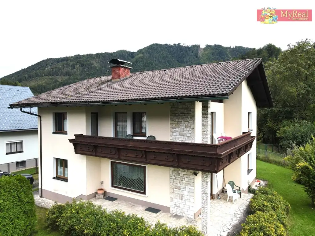 Sehr großzügiges Haus in Ruhelage