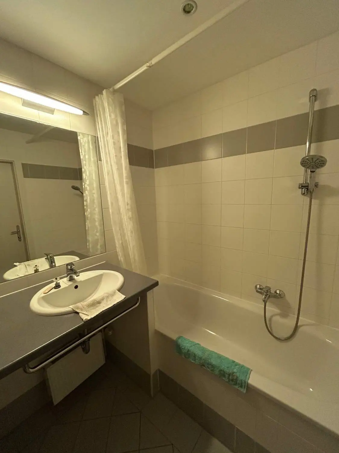 Lichtdurchflutete 2-Zimmer-Wohnung  nahe Tiergarten Schönbrunn!