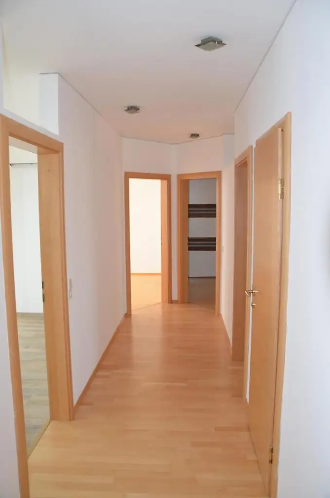 Großzügige Dachgeschosswohnung mit charmanter Ausstattung